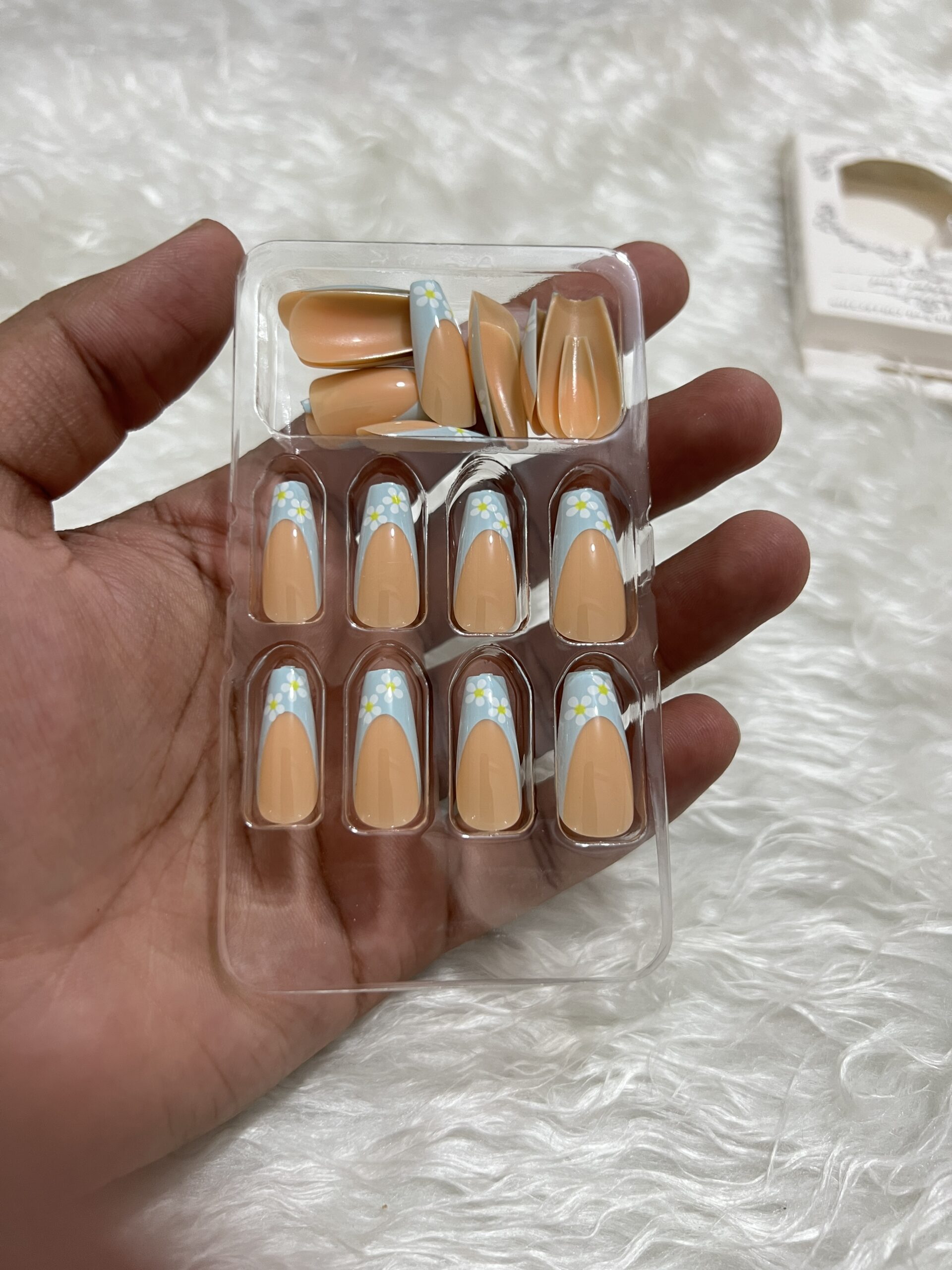 High Quality Artificial Nails 24 Peice Set - Image 2