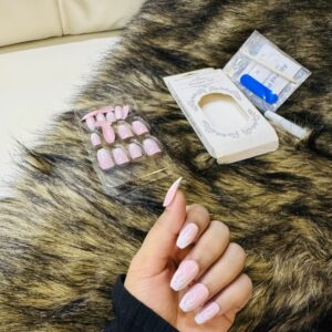 High Quality Artificial Nails 24 Peice Set