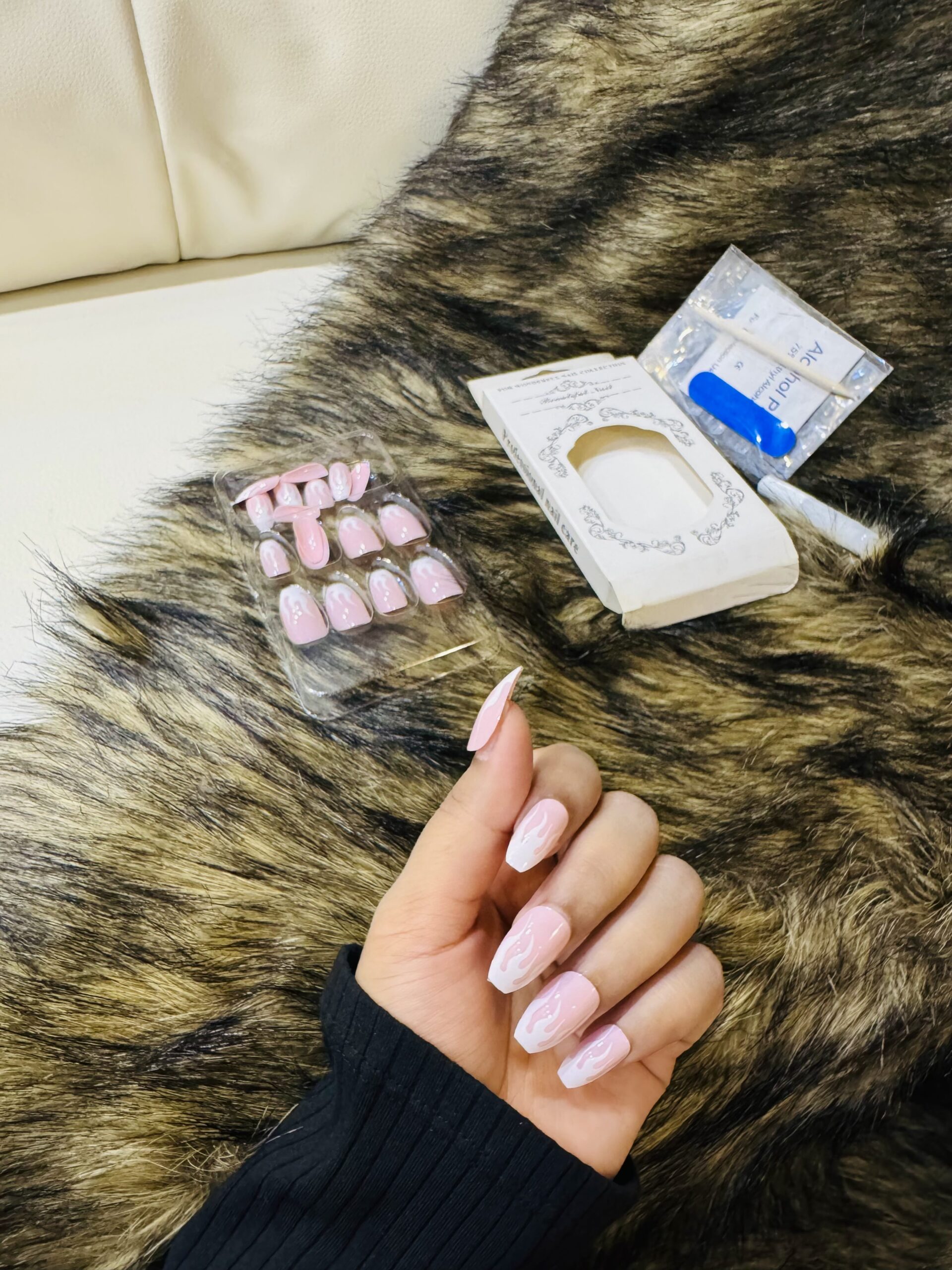 High Quality Artificial Nails 24 Peice Set